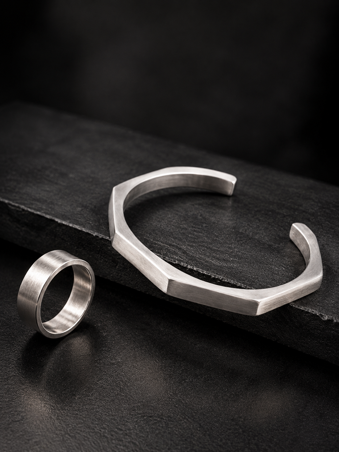 Geometric Kara & Ring Set - Black & Silver