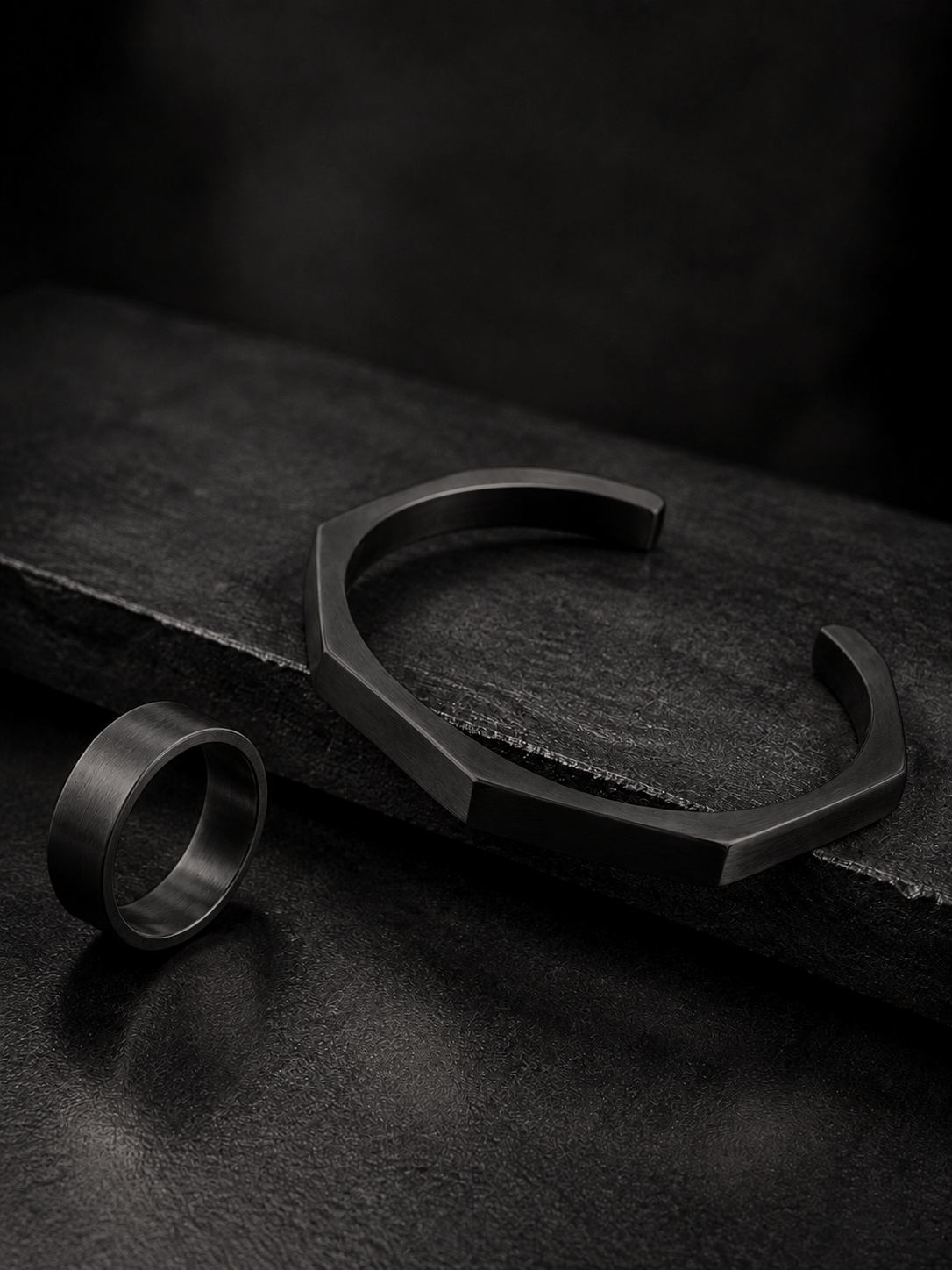 Geometric Kara & Ring Set - Black & Silver